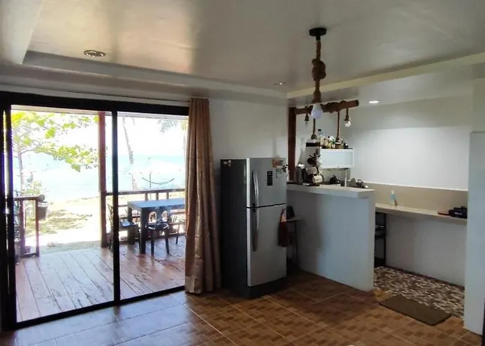 Holiday home John And Novy's